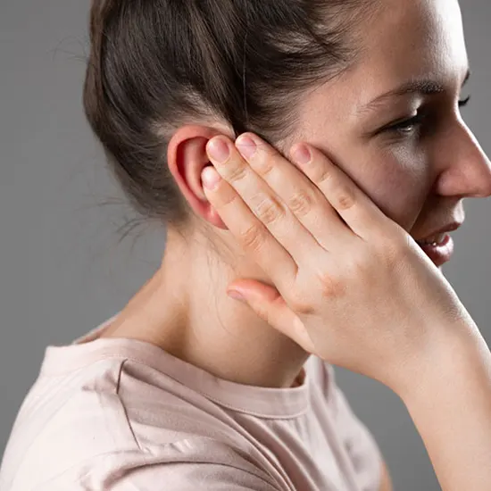 Earache - Symptoms, Types, Causes & Diagnosis